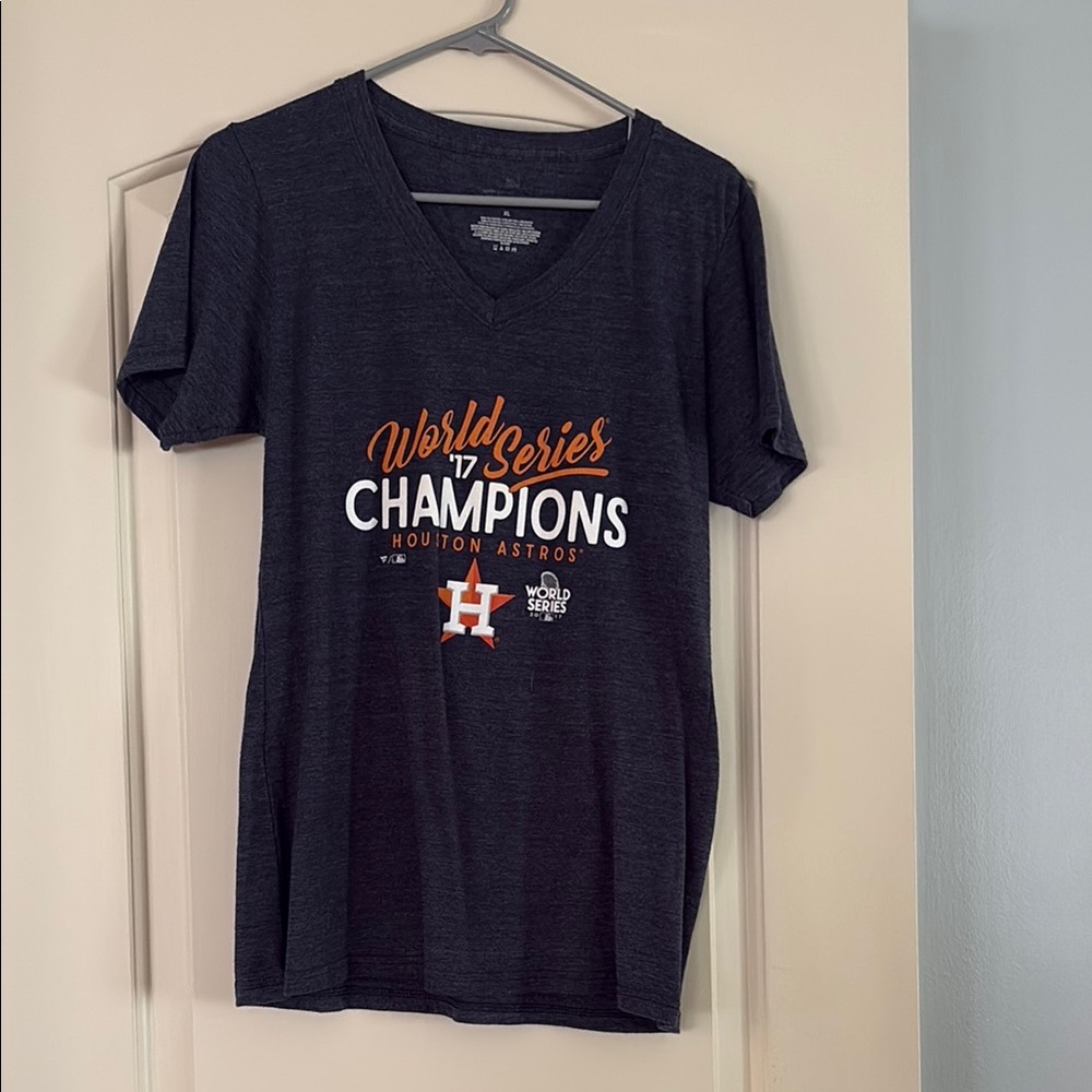 Houston Astros 2017 World Series Champions T-Shirt Women’s XL